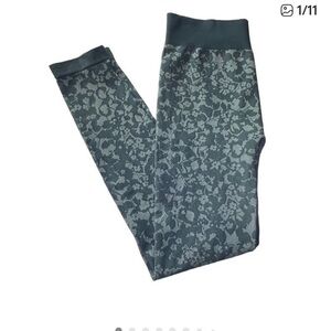 Title Nine Workout Leggings Size Medium